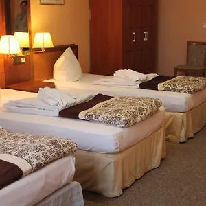 hotel-potsdamer-hof-berlin-am-potsdamer-platz.find-berlin-hotels.com/